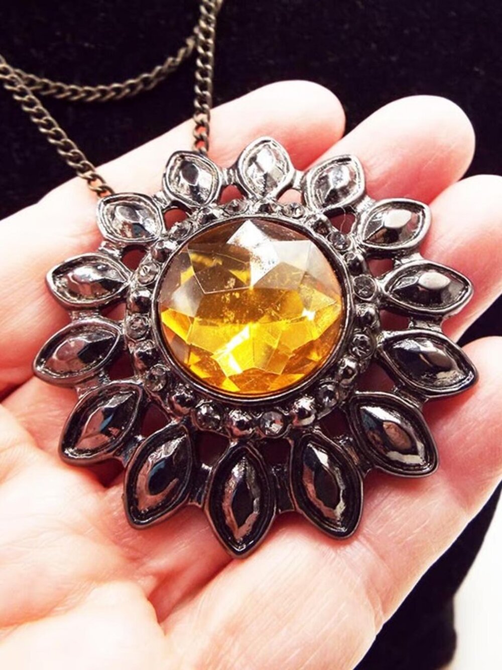 MASSIVE TOPAZ CRYSTAL SUNFLOWER PENDANT LONG GUNMETAL NECKLACE 21